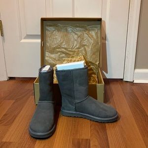 Ugg Classic Short Boot, Grey, size 5